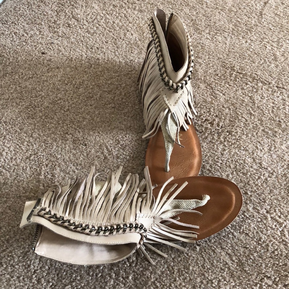 Fringe indie sandals